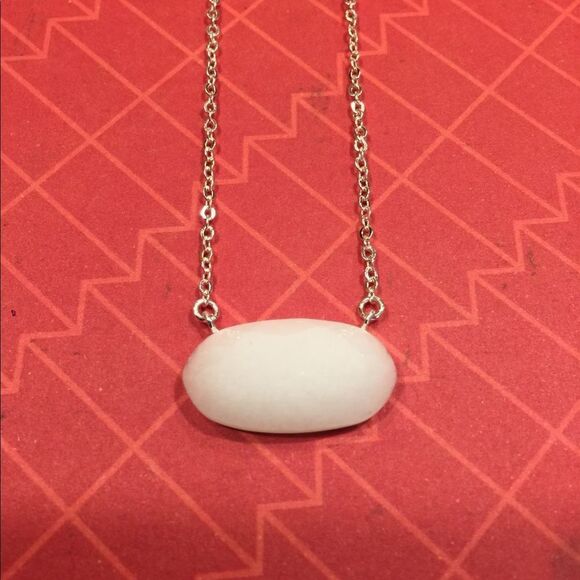Healing Stone Semi Precious White Quartz - Picture 1 of 6